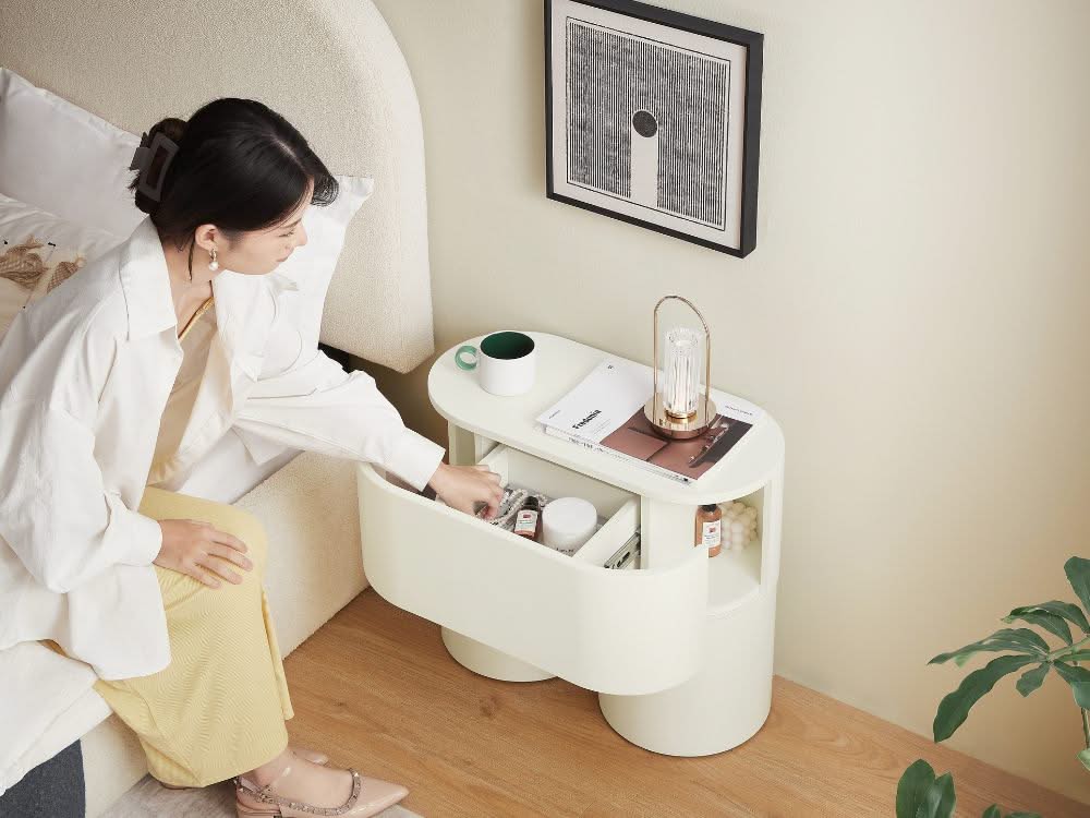 Ilia Bedside Table